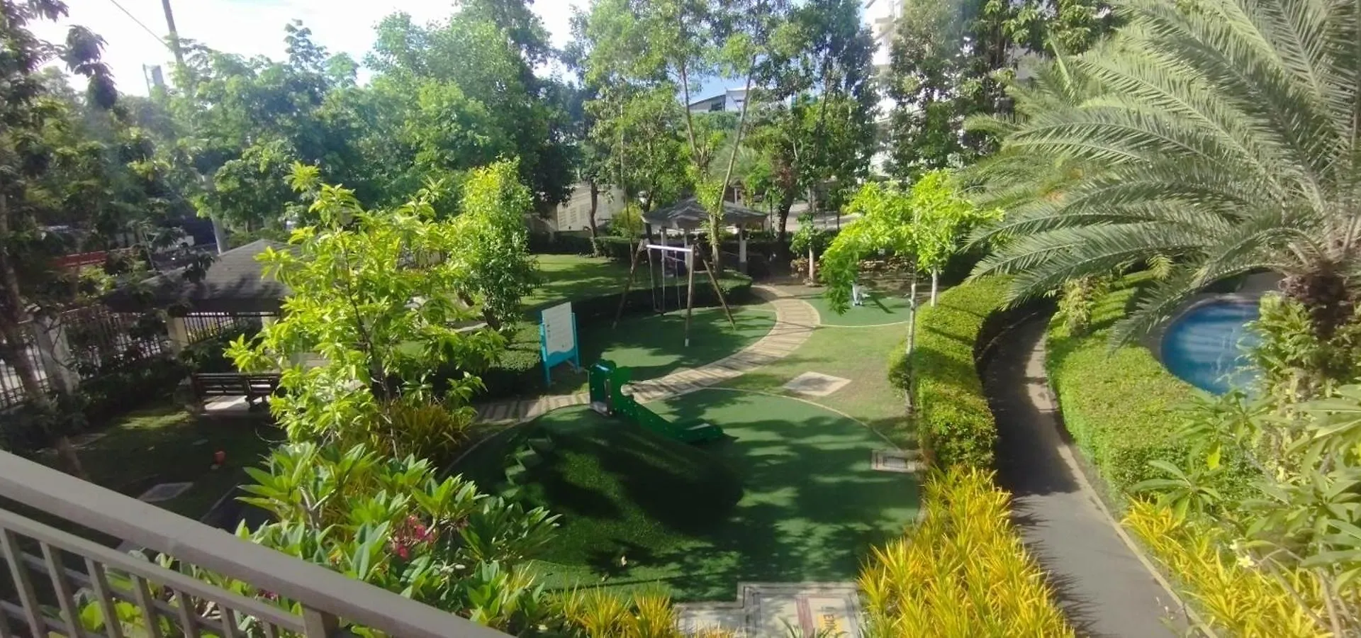Aparthotel Comfy 2 Bedroom Condominium At Verdon Parc Ecoland Davao