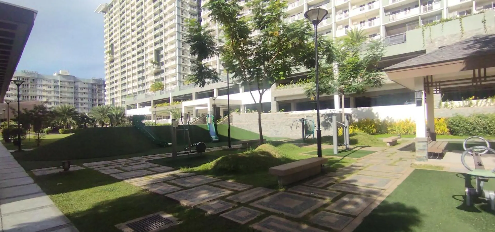 Comfy 2 Bedroom Condominium At Verdon Parc Ecoland Davao 0*,