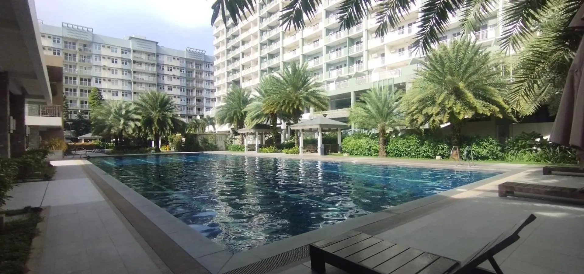 Comfy 2 Bedroom Condominium At Verdon Parc Ecoland Davao