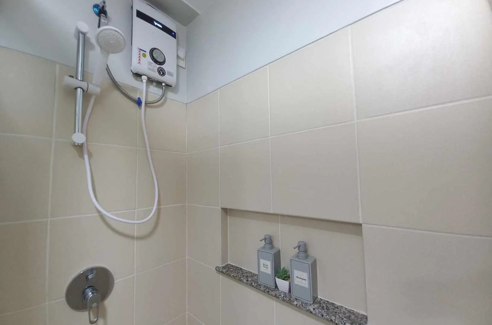 Comfy 2 Bedroom Condominium At Verdon Parc Ecoland Davao 0*,  Philippines