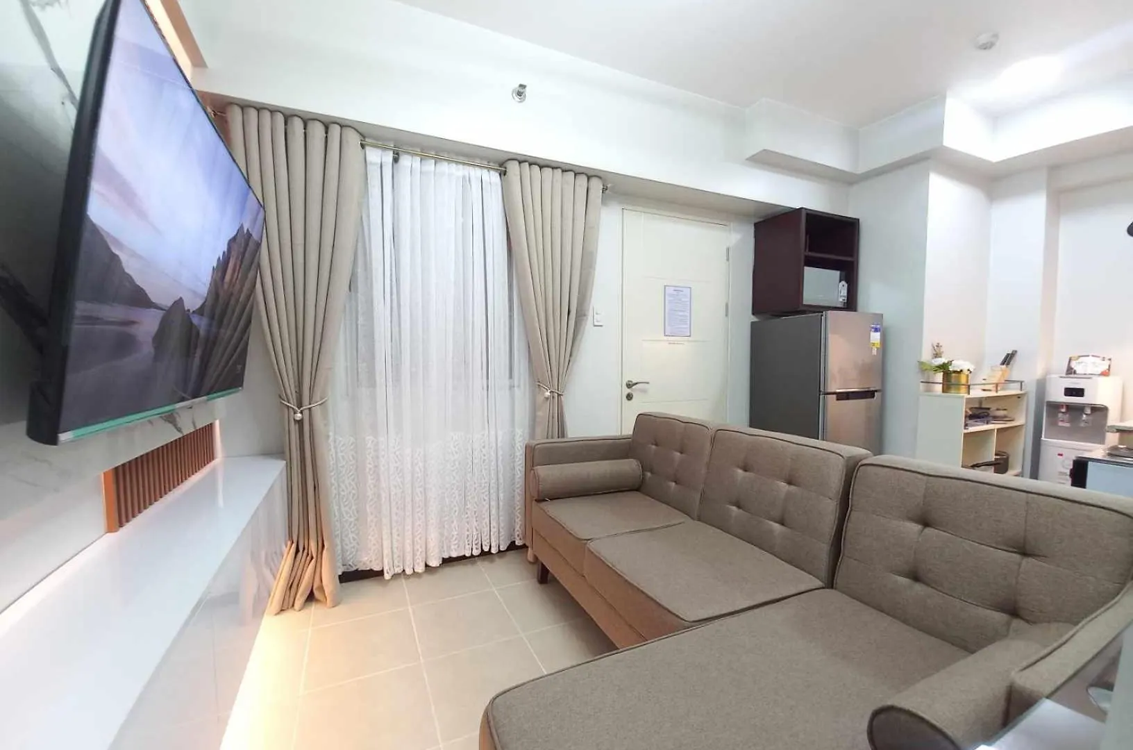 Comfy 2 Bedroom Condominium At Verdon Parc Ecoland Davao Aparthotel