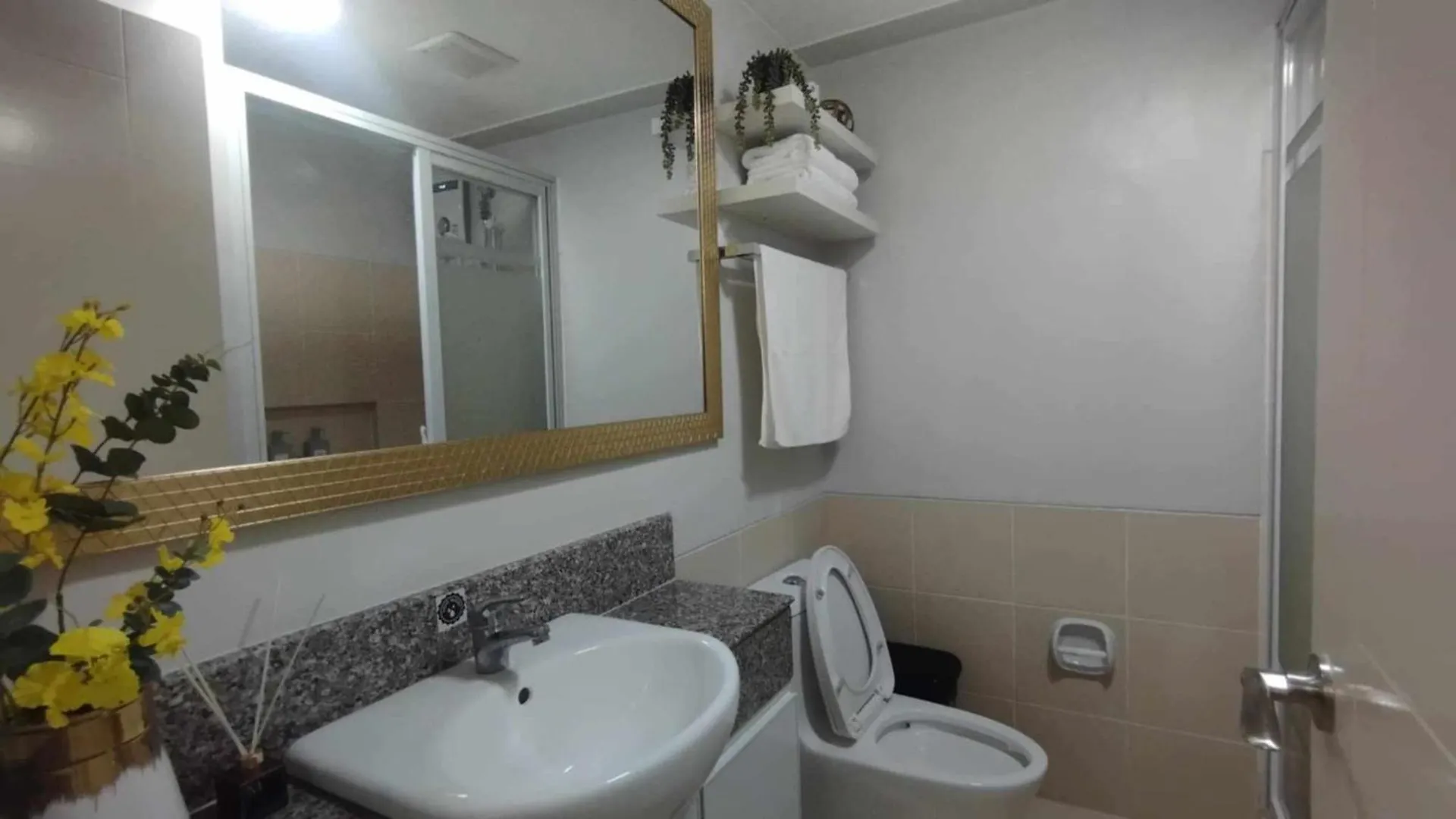 Comfy 2 Bedroom Condominium At Verdon Parc Ecoland Davao