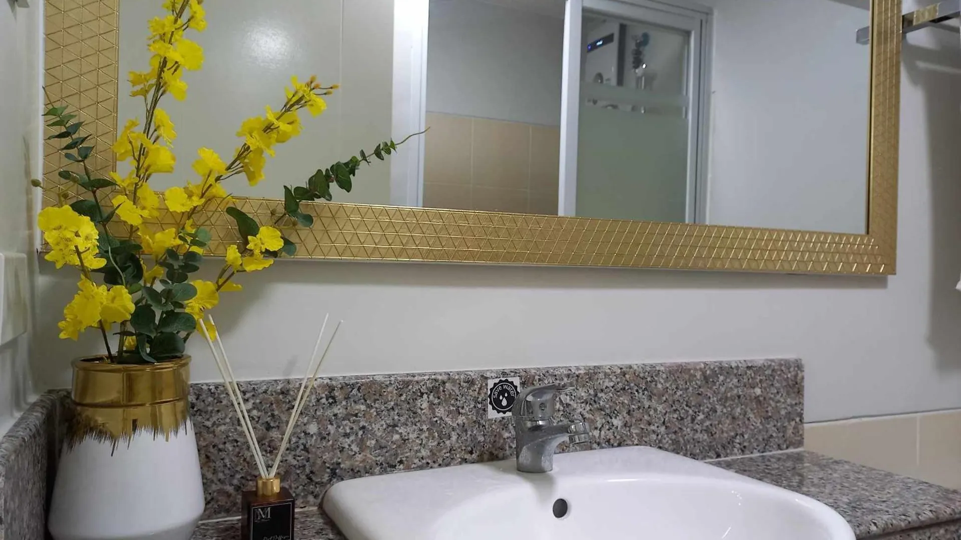 Comfy 2 Bedroom Condominium At Verdon Parc Ecoland Davao Aparthotel